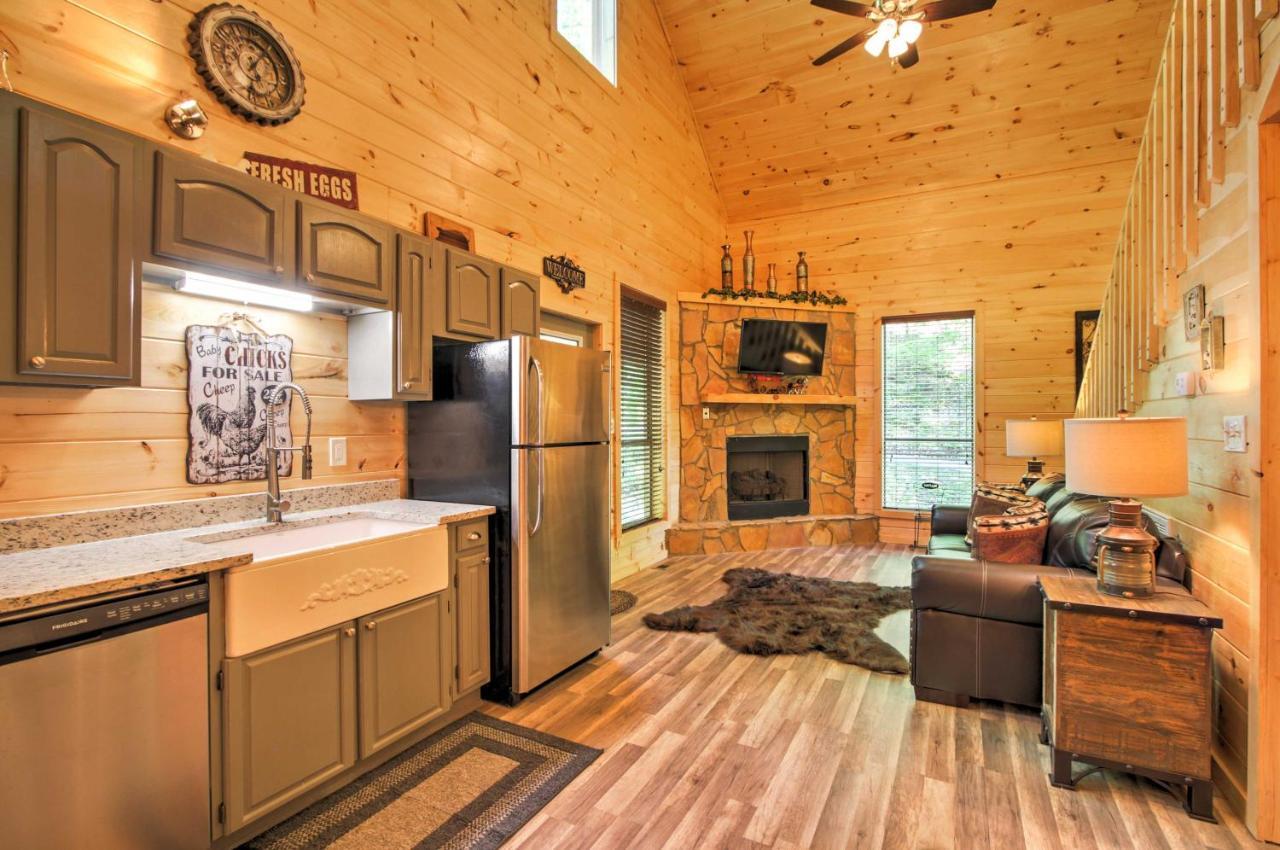 Gatlinburg Cabin With Hot Tub 5 Mi To Downtown Exterior photo