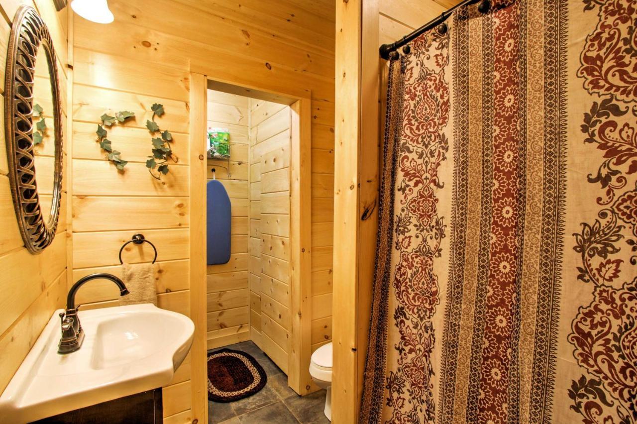 Gatlinburg Cabin With Hot Tub 5 Mi To Downtown Exterior photo