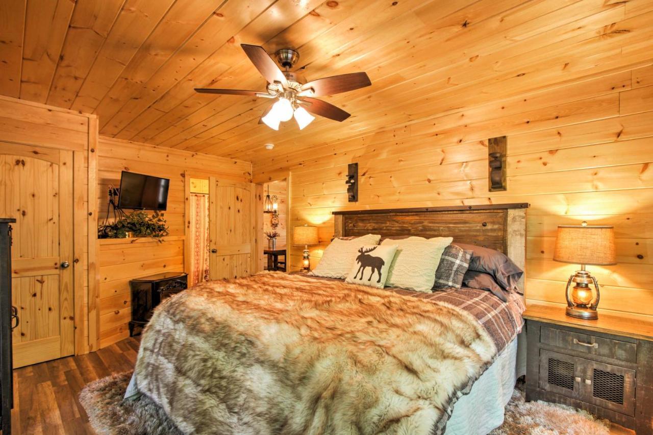 Gatlinburg Cabin With Hot Tub 5 Mi To Downtown Exterior photo